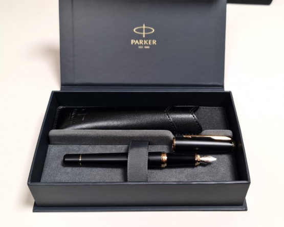 Zestaw prezentowy Parker Urban Muted Black GT pióro wieczne i etui